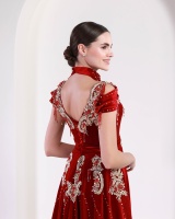 Helen Kırmızı Bindallı